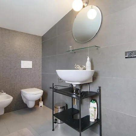 度假居 Villa Eden Jacuzzi Pool